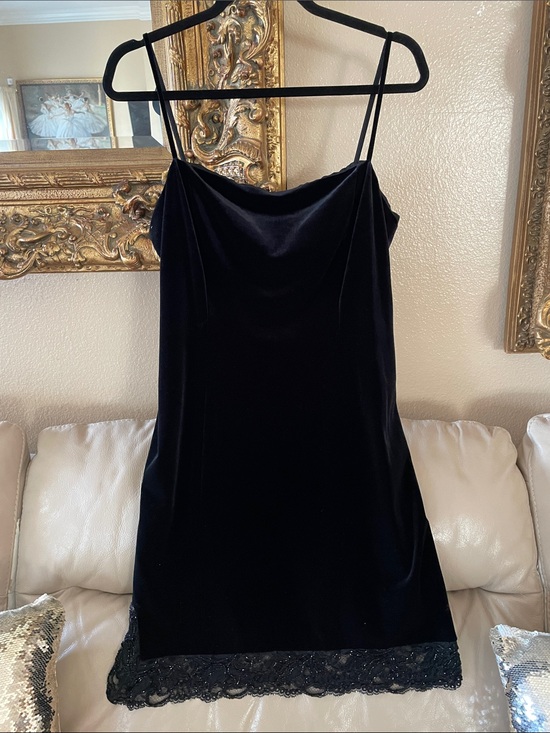 Laundry By Shelli Segal Dresses & Skirts - Laundry By Shelli Segal Black Velvet Slip Dress Beaded Embroidered Lace Trim